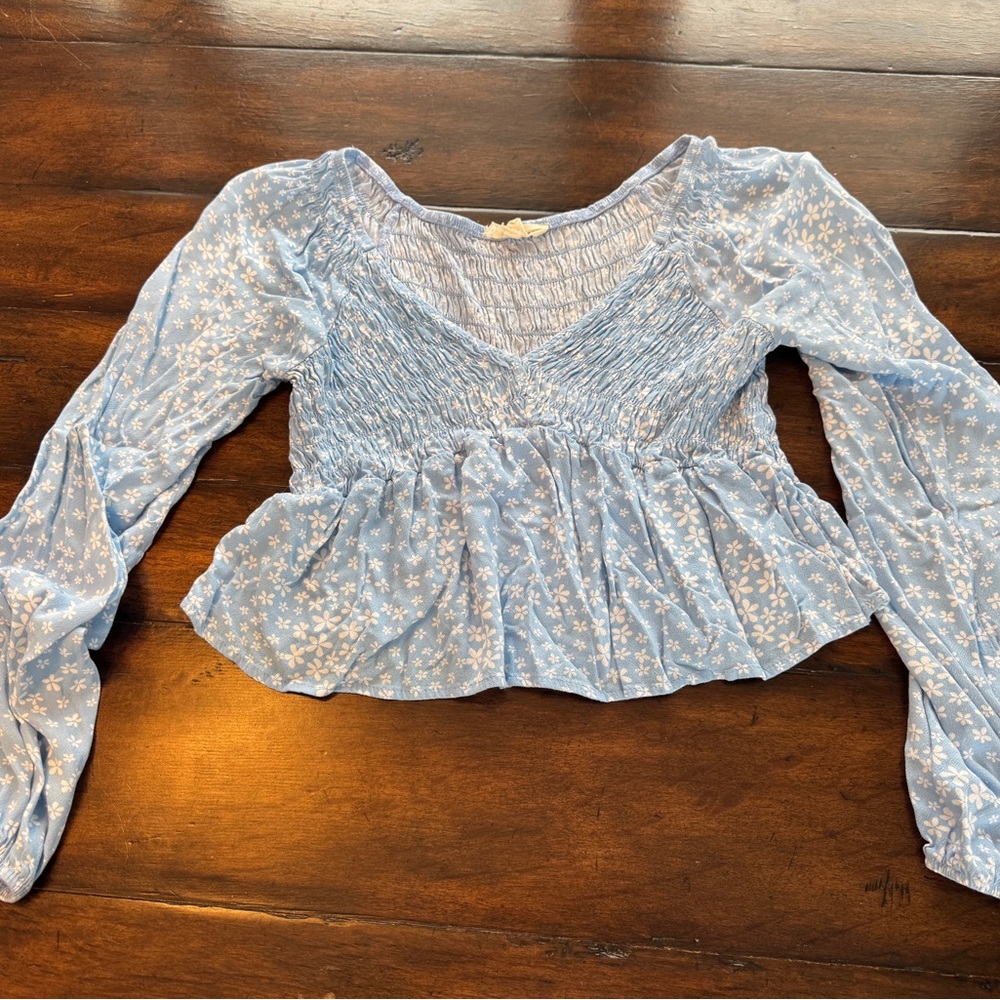 La Hearts Long Sleeved Top- Size Small - Picture 2 of 8